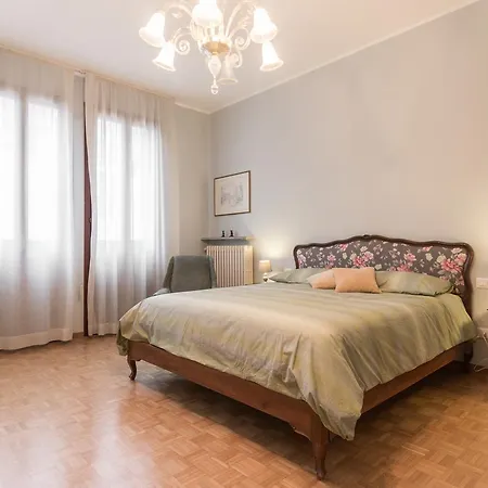 Rialto Bridge Big Apt With Lift By Lionhost Venice Exterior photo