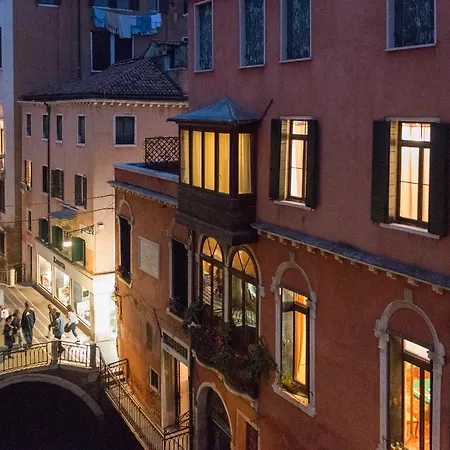 Rialto Bridge Big Apt With Lift By Lionhost Venice Exterior photo